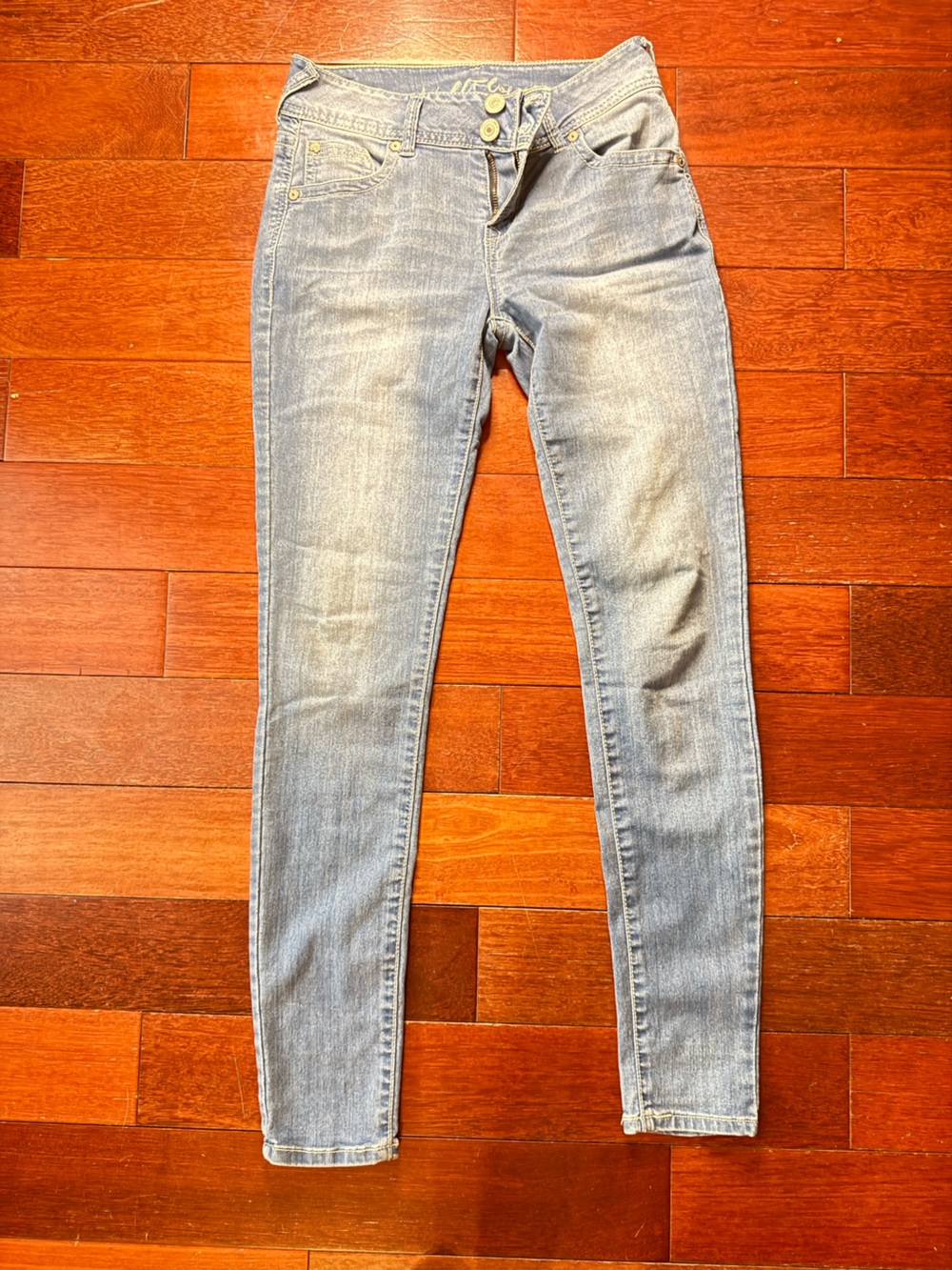 WallFlower Skinny Jeans – Size 7 | Light Wash